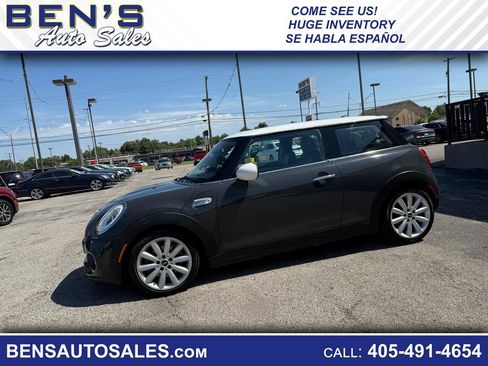 Used 2015 MINI Cooper S image 1