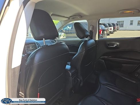 Used 2019 Jeep Compass Trailhawk AWD/4WD image 39
