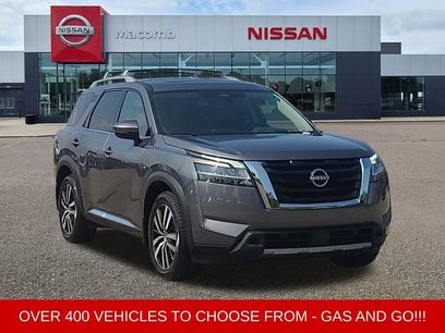 Used 2024 Nissan Pathfinder Platinum w/ Lighting Package (N92)