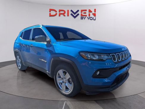 Used 2022 Jeep Compass Latitude w/ Convenience Group FWD image 7