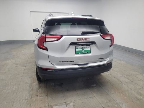 Used 2022 GMC Terrain SLT w/ Elevation Edition image 6
