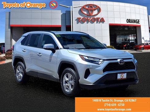Certified 2025 Toyota RAV4 XLE AWD/4WD image 1