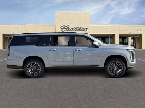 Certified 2025 Cadillac Escalade ESV Sport Platinum AWD/4WD image 4