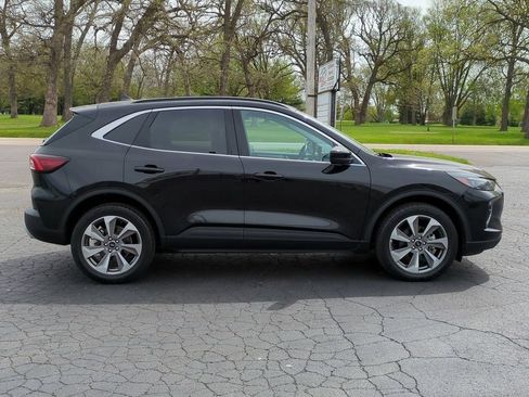 Used 2023 Ford Escape Platinum AWD/4WD image 9