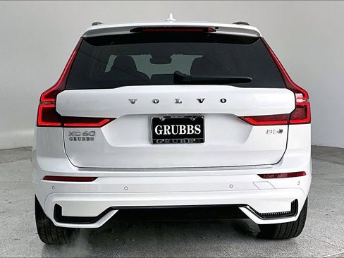 New 2026 Volvo XC60 B5 Ultra w/ Protection Package Premier image 7