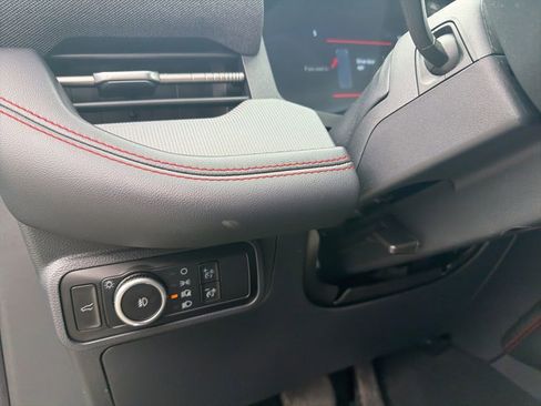 Used 2025 Ford Explorer ST-Line image 17