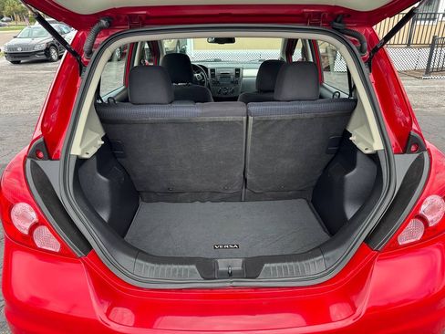 Used 2012 Nissan Versa Hatchback w/ SL Navigation Pkg FWD image 10