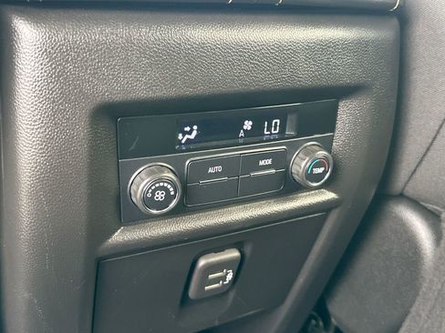 Used 2021 Chevrolet Traverse LS image 24