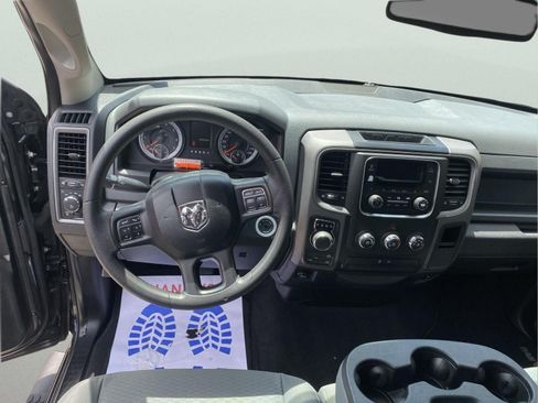 Used 2018 RAM 1500 Express AWD/4WD image 30