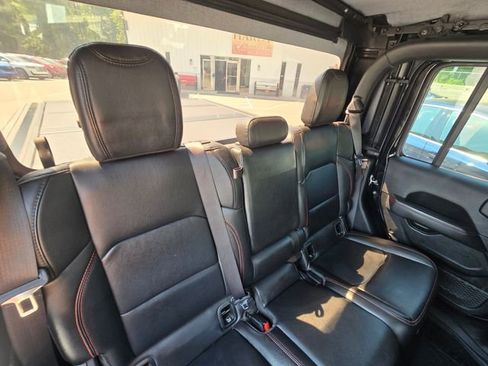 Used 2022 Jeep Gladiator Rubicon w/ Cold Weather Group AWD/4WD image 14