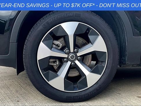 Used 2025 Volvo XC40 B5 Core w/ Protection Package Premier image 30