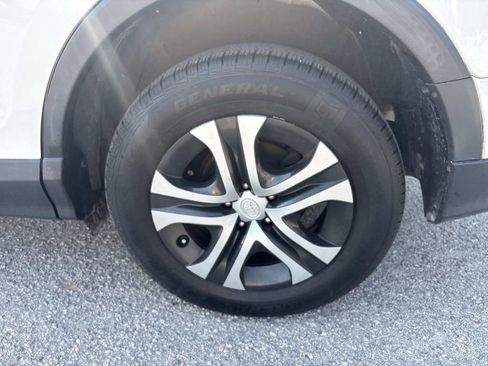 Certified 2018 Toyota RAV4 LE FWD image 6