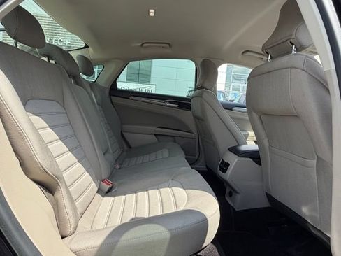 Used 2019 Ford Fusion SE FWD image 30