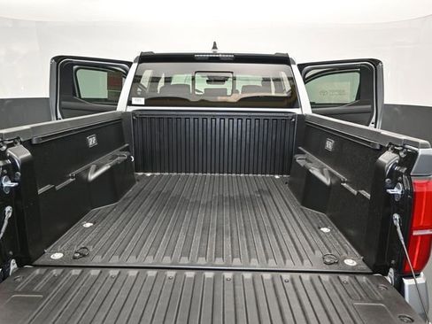 Used 2026 Toyota Tacoma SR5 AWD/4WD image 12