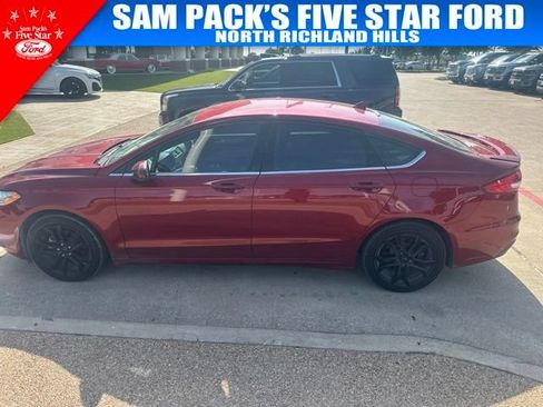 Used 2019 Ford Fusion SE w/ Equipment Group 151A FWD image 10