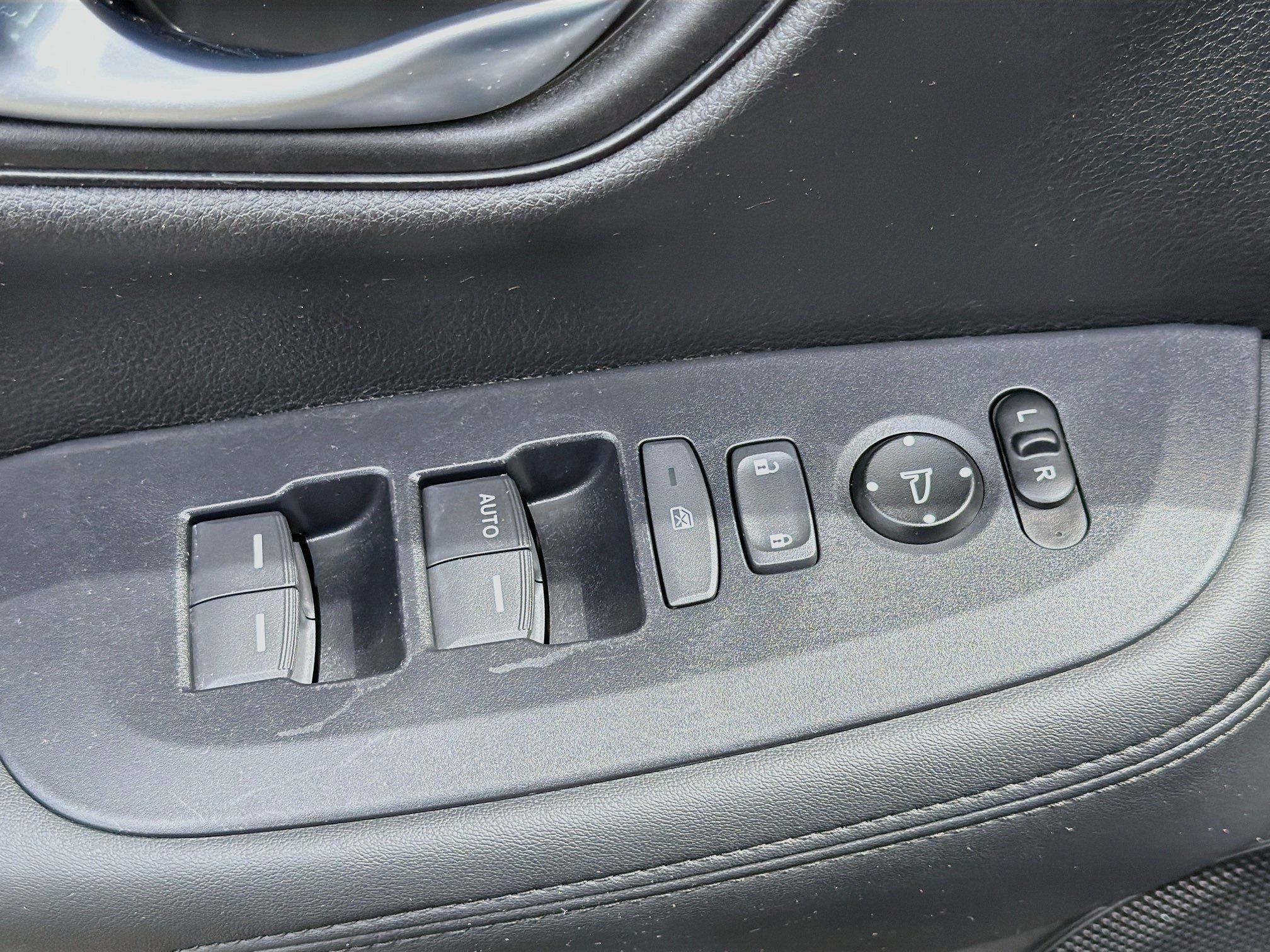 Used 2024 Honda HR-V LX image 21