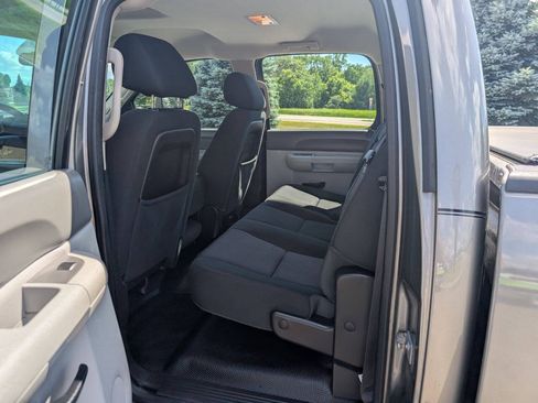 Used 2014 Chevrolet Silverado 3500 W/T AWD/4WD image 16