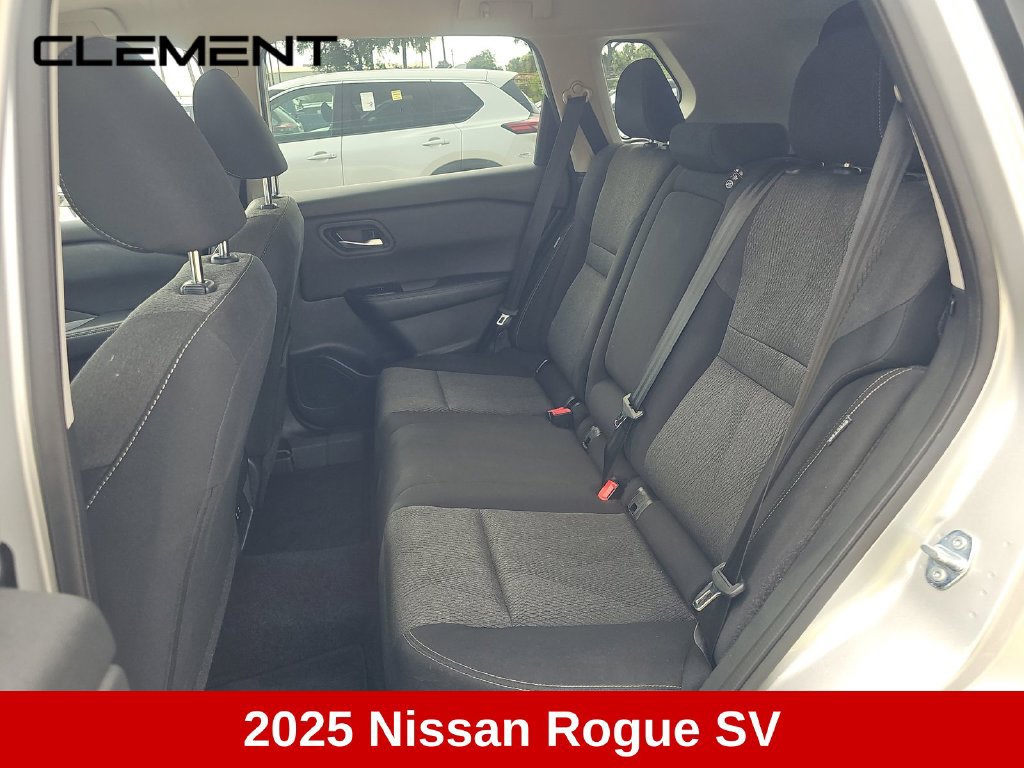 Used 2025 Nissan Rogue SV FWD image 5