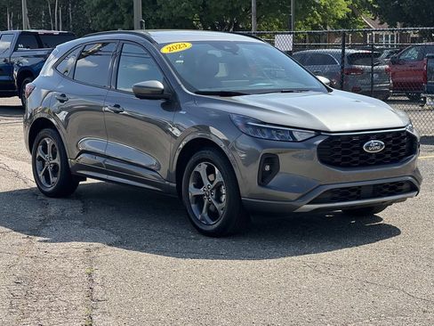 Used 2023 Ford Escape ST-Line Select AWD/4WD image 7