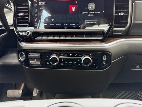 Used 2024 GMC Sierra 1500 SLE w/ Preferred Package image 11