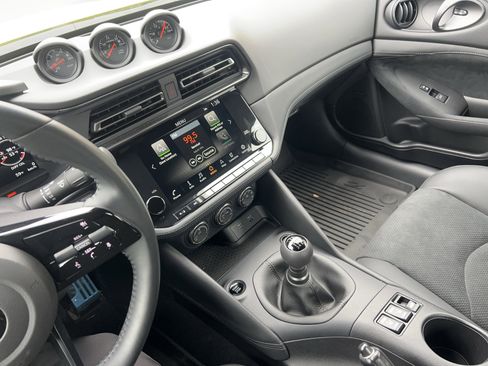 Certified 2024 Nissan Z Performance w/ Floor Mat Package image 23