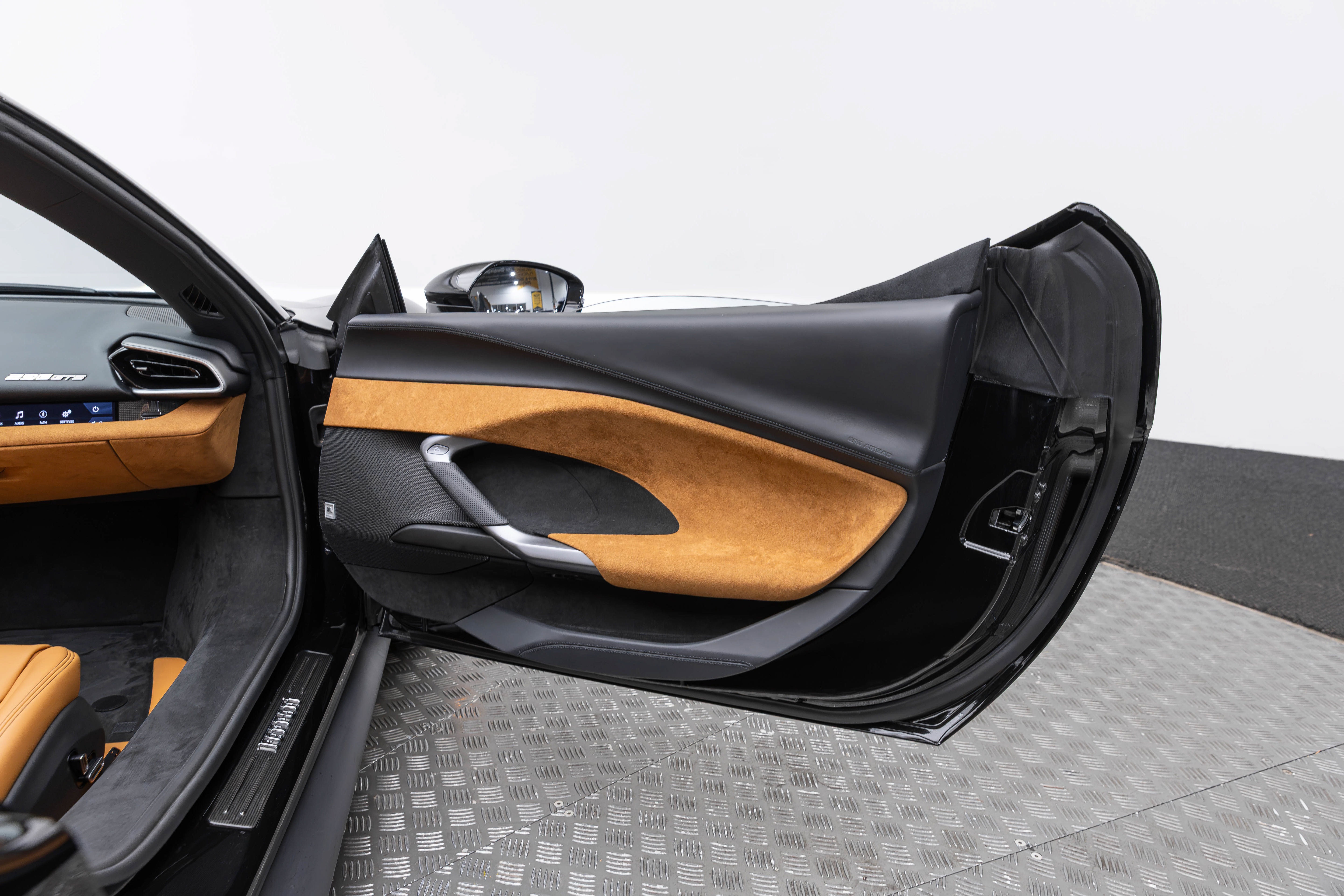 Certified 2025 Ferrari 296 GTS RWD image 33