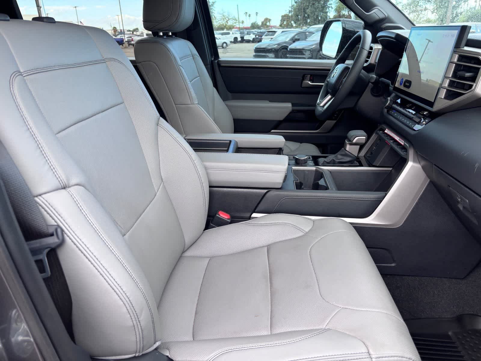 Used 2026 Toyota Tundra Limited AWD/4WD image 9