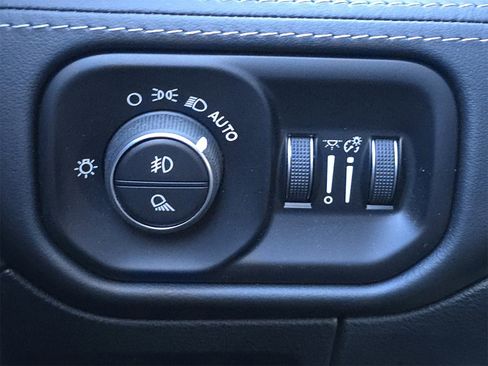 Used 2022 RAM 1500 Limited image 18