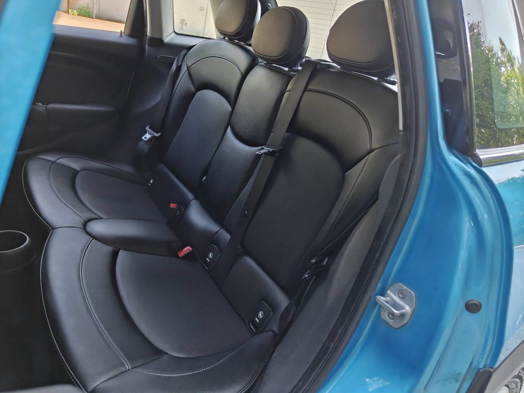 Used 2018 MINI Cooper 4-Door Hardtop FWD image 12