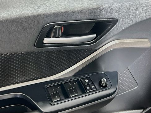 Used 2021 Toyota C-HR LE FWD image 16