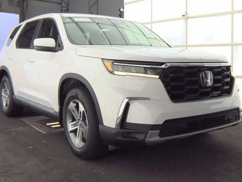 Used 2023 Honda Pilot EX-L image 2