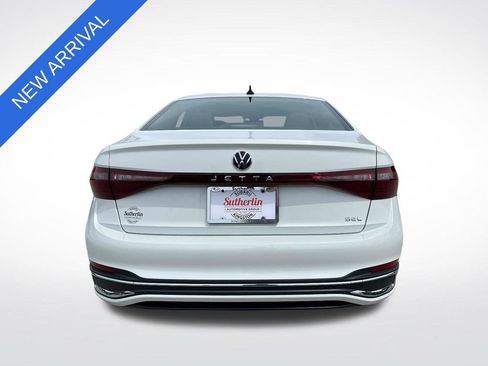 Used 2025 Volkswagen Jetta SEL FWD image 4