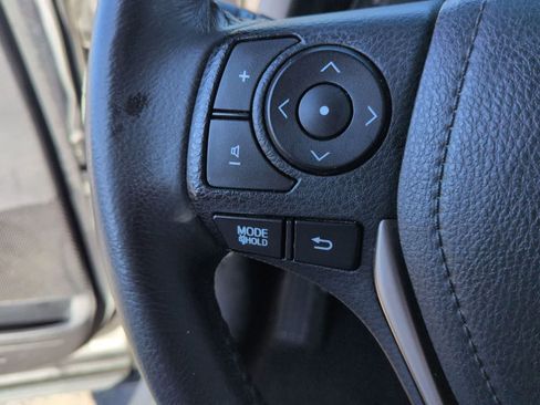 Used 2015 Toyota RAV4 Limited image 22