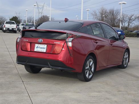 Used 2018 Toyota Prius Four Touring image 7