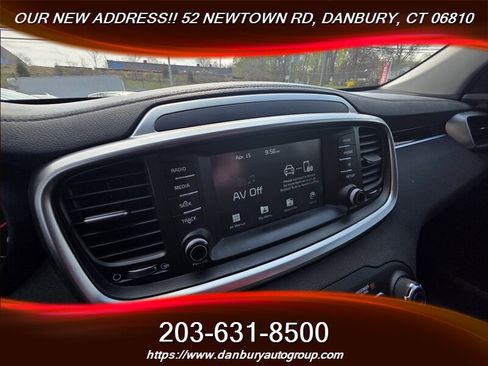Used 2019 Kia Sorento LX image 13