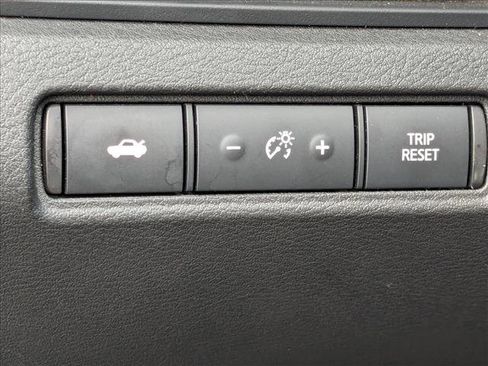 Used 2025 Nissan Altima 2.5 SV image 10