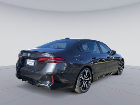 New 2026 BMW 530i xDrive w/ M Sport Package image 5