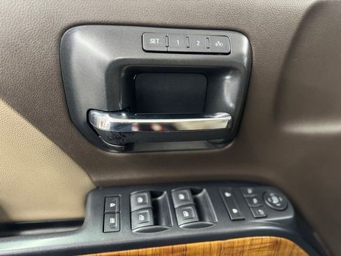 Used 2018 GMC Sierra 1500 SLT AWD/4WD image 16