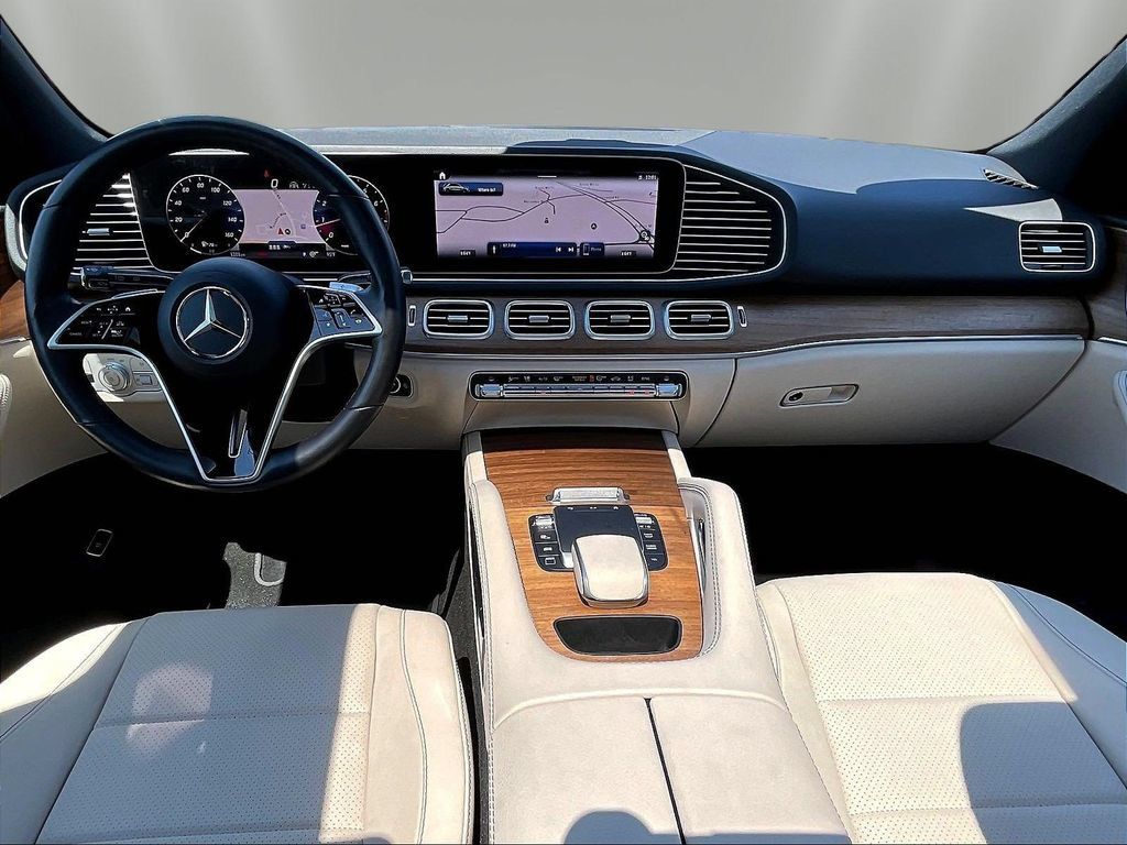 Certified 2025 Mercedes-Benz GLE 450 4MATIC w/ AMG Line Exterior image 9