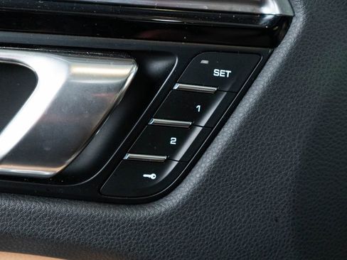 Certified 2023 Porsche Macan S AWD/4WD image 19