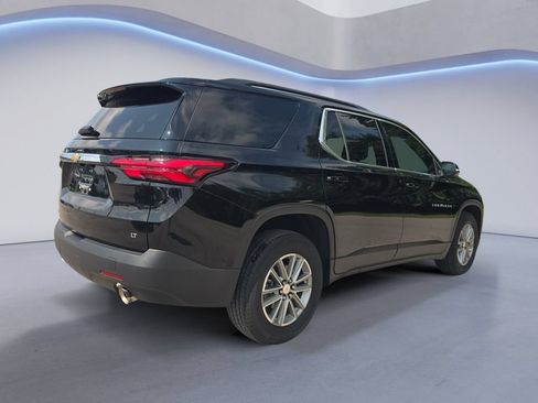 Used 2023 Chevrolet Traverse LT FWD image 7