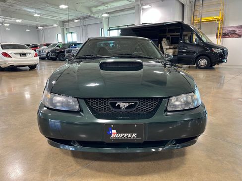 Used 2001 Ford Mustang GT RWD image 2