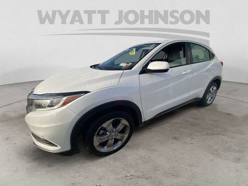 Used 2019 Honda HR-V LX image 2