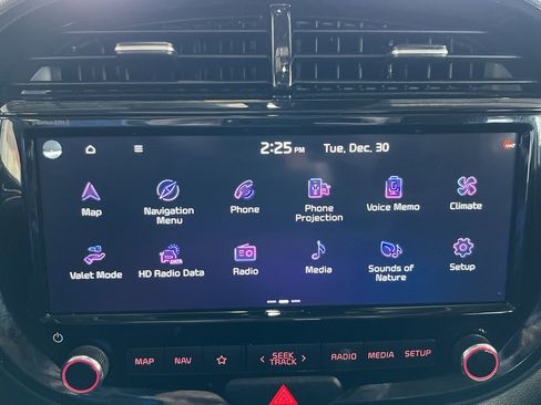 Used 2022 Kia Soul EX image 16