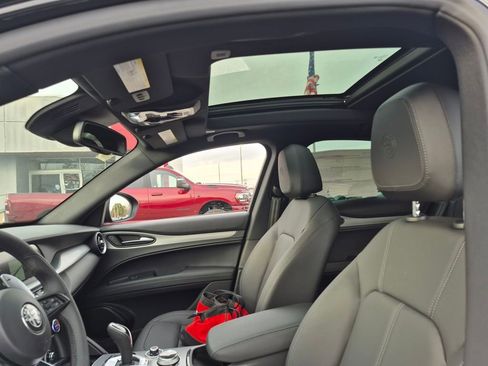 New 2025 Alfa Romeo Stelvio Sprint image 11