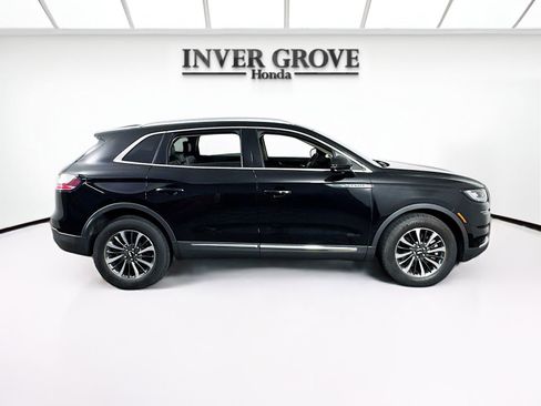 Used 2023 Lincoln Nautilus AWD w/ Premium Package image 4