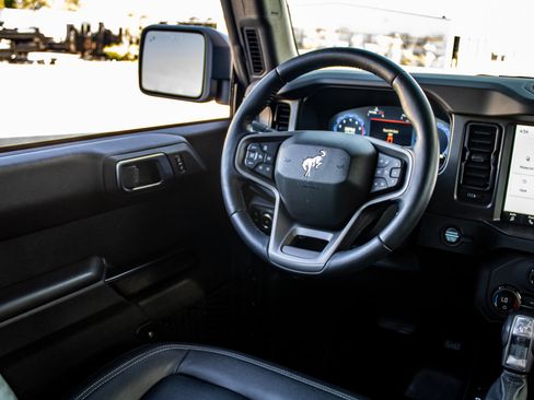 Used 2025 Ford Bronco Badlands AWD/4WD image 47
