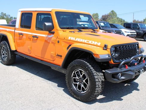 New 2026 Jeep Gladiator Rubicon w/ Whitecap Package AWD/4WD image 3