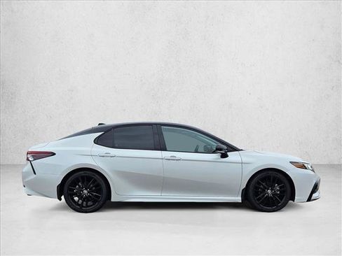 Used 2023 Toyota Camry XSE FWD image 4