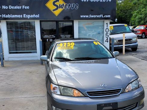 Used 2001 Lexus ES 330 FWD image 4